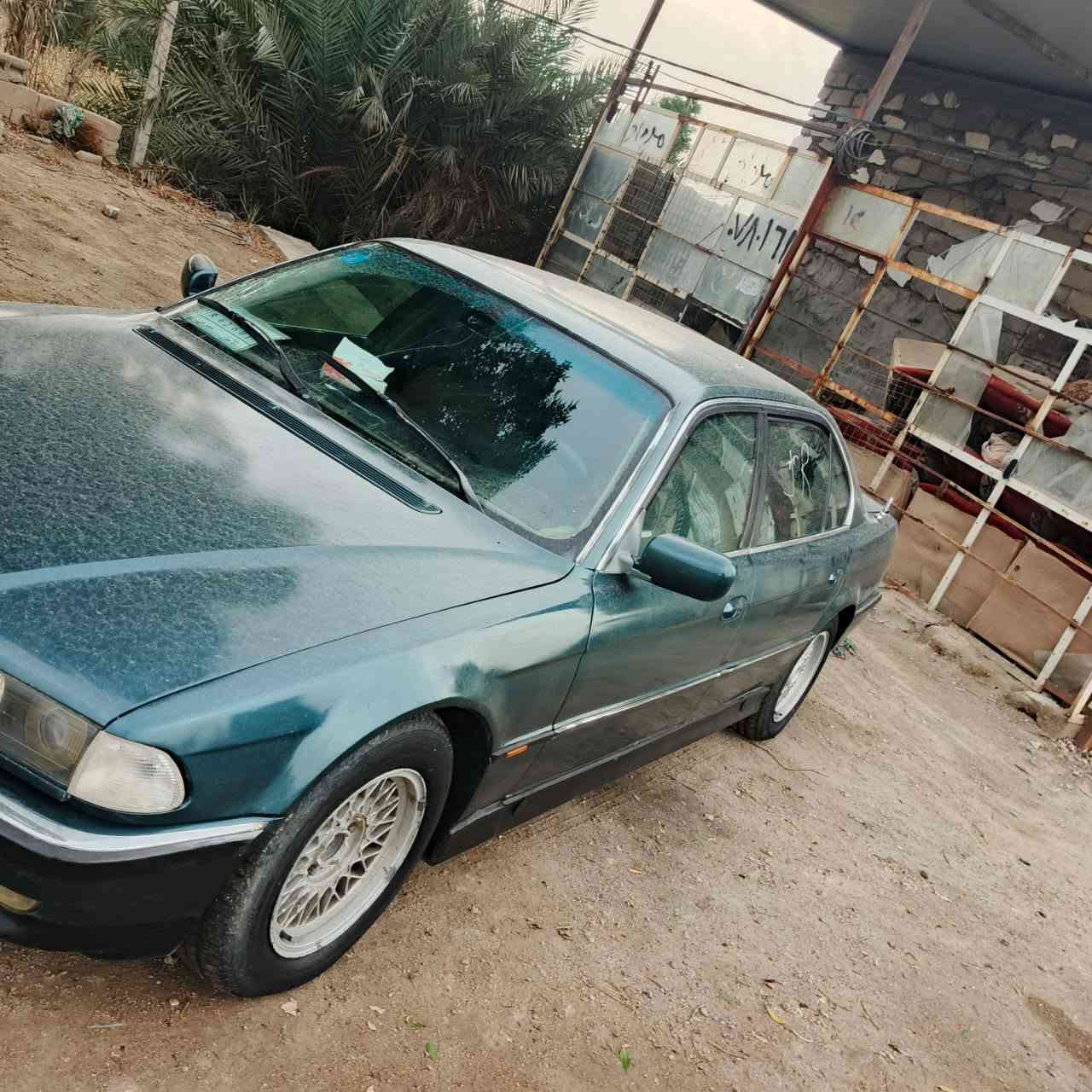 سلام عليكم بي ام ٧٤٠ خفاش السباره مصبوغه عام ومبدل غرفه كامله جديده محركه محور بطه٦ وبيه منظومه غاز رقمه انبار *********** او تجي خاص ورجان المو شراي لا يتصل ويسل ويكول ليش محور او شي هاذه الموجود السعر ٦٣ وبيه مجال
