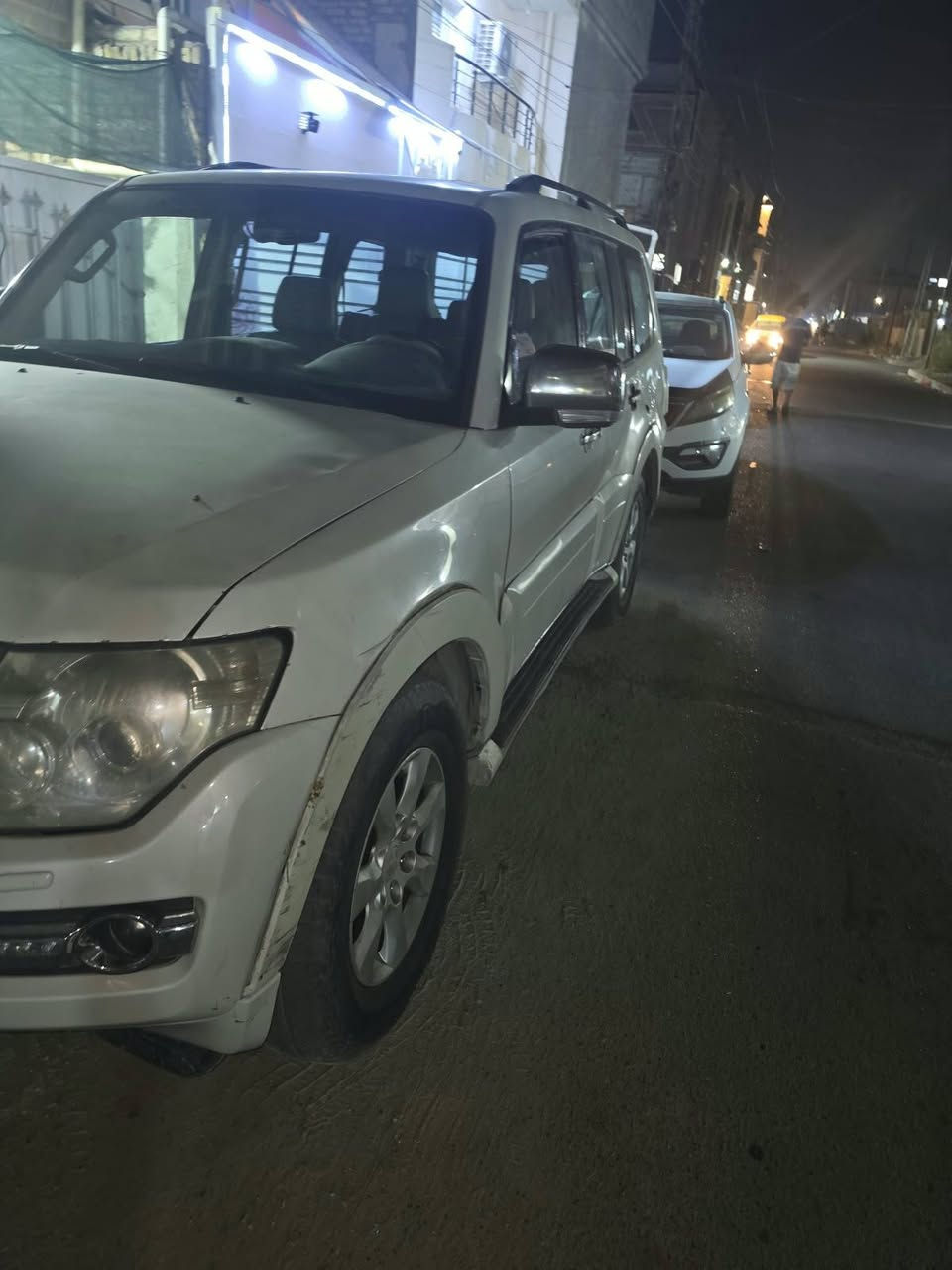 السلام عليكم
باجيرو 2010 حبتور فول مواصفات
محرك 3500
تخم تاير جديد  مكينه وكير مكفولات 
رقم بغداد بسمنه
بيهة ضربه بل تكمه 
وبيهة مكانات صبغ ابيع احزام السعر 105 وبيهة مجال
***********
***********
