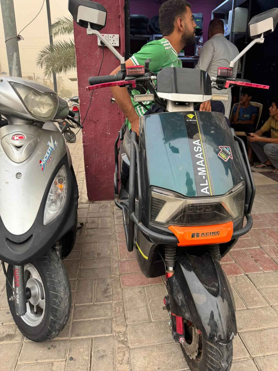 دراجة كهربائية • محتاج سعر • بدون تفاصيل