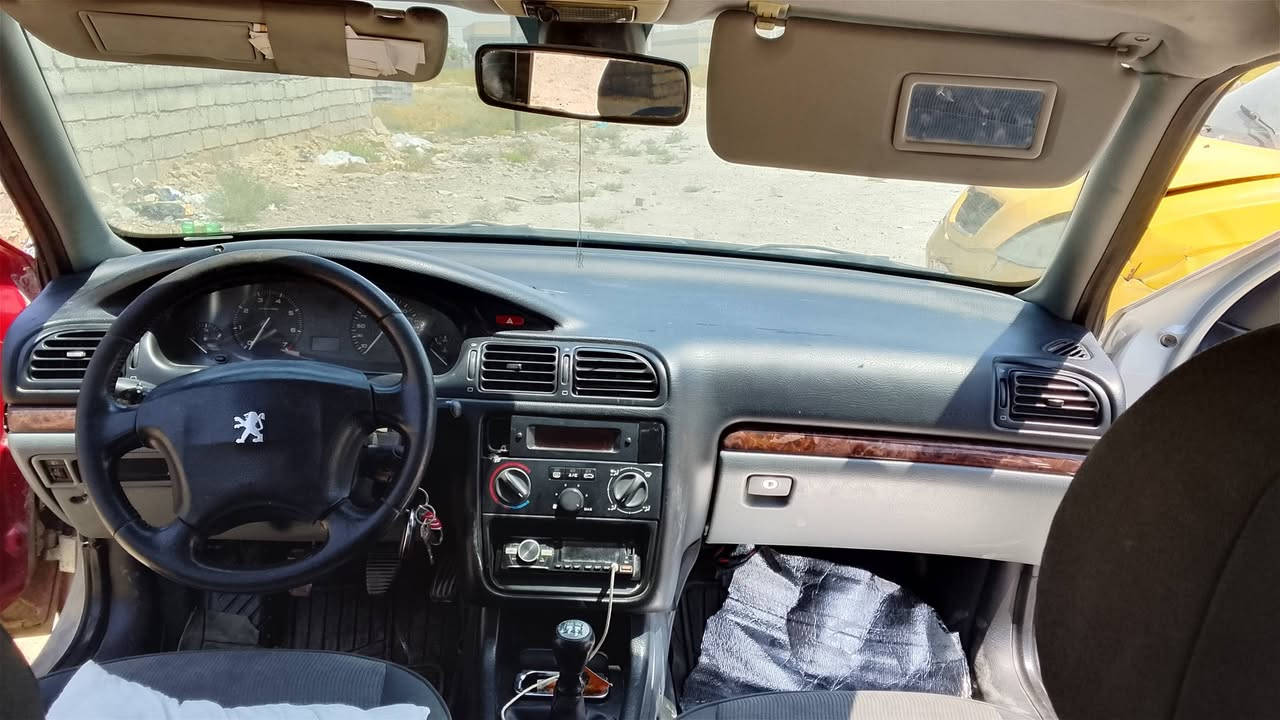 سلام عليكم عندي بيجو فرنسي سياره كير محرك كوله نظيف يخبل سياره بيها حادث بنيد وراجع بارد وبيبان مبدله ب سياره شادله منظومه زنون ب 150الف اصليه وكهربائياتها جديده كوله سويتها سياره فول  تبريد شغال سياره كامله مكمله  
للاستفسار الاتصال على الرقم ***********
