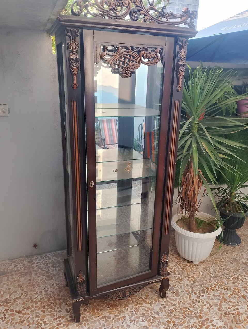 ديوان طول9 امتا عرض 80 سم 200 وبي مجال وعارضه تحفيات السعر 60 وبيها مجال للاستفسار تلفون ***********
