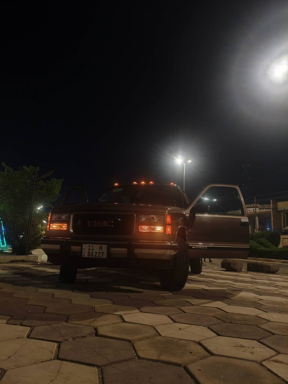 سلام عليكم GMC للبيع 1994.رقم بغداد مكينه 350 حلاب (دوش) كير1000
مكفوله من الصبغ ولضربه ماشيه 110ألف كيلو داخل بلاد تخم تاير برجستون تبريد 3قطع ثلج .لايت زنون مكان السياره ميسان العماره (***********)
