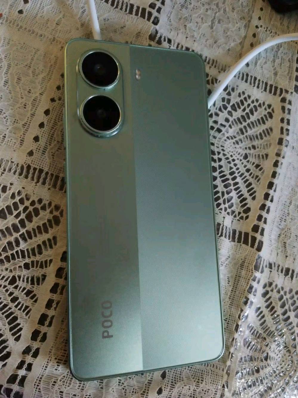 مواصفات  POCO X7 Pro 5G(للبيع):
الذاكرة والتخزين: 256 جيجابايت مع ذاكرة عشوائية (RAM) تصل إلى 12 جيجابايت.

صحة البطارية: 97% (بحالة ممتازة جداً وتدوم طويلاً).

المعالج: Dimensity 8400-Ultra (أداء قوي وسلس جداً في الألعاب الثقيلة مثل PUBG و eFootball وبأعلى إطارات FPS).
120فريم ،☠️

الشاشة: AMOLED بحجم 6.67 بوصة بدقة +1.5K، ودعم معدل تحديث 120Hz مع سطوع عالي تحت الشمس.

البطارية والشحن: بطارية بسعة 6000 مللي أمبير تدعم الشحن السريع بقدرة 90 واط.

الكاميرا: رئيسية بدقة 50 ميجابكسل مع تثبيت بصري (OIS) وكاميرا واسعة، مع تصوير فيديو بدقة 4K.

المميزات: نظام تبريد غرف غازية للألعاب، سماعات استريو، ودعم شبكات 5G و NFC.

النظافة : الجهاز حالته ممتازه شخط مابي
المكان بغداد
