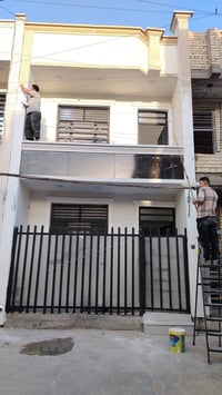 مشتمل للبيع مساحه ٥٠ متر بناء حديث درجه أولى يتكون من صاله وصحيات ومطب...