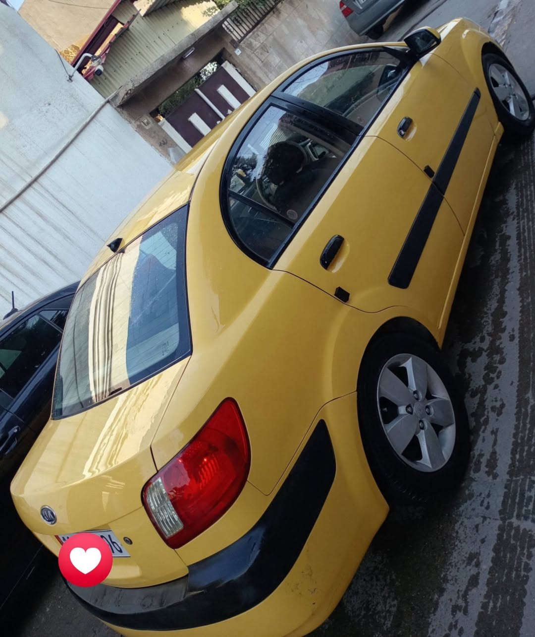كيا ريو موديل ٩ مكينة جديده تخم تاير جديد سيارة جاهزة تبريد شغال هيئه غرامات صفر شرط التحويل
ضررها تلقيطات تكسي مابيه اي دواخل لاستفسار اتصل لرقم ***********
