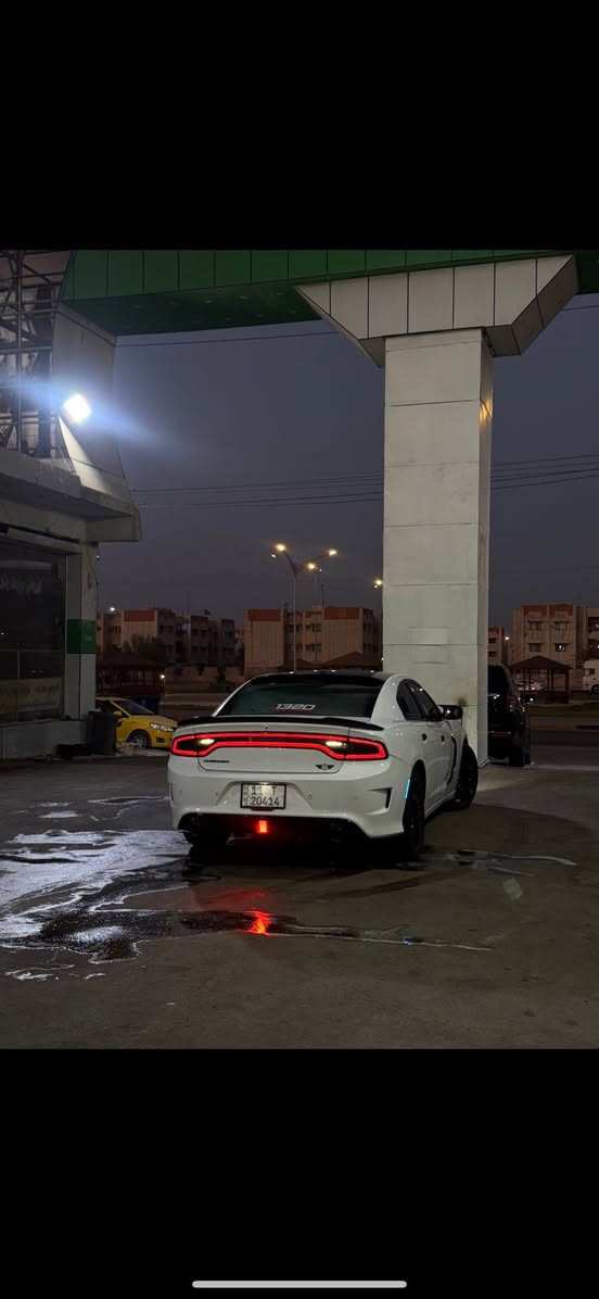 السلام عليكم 
جارجر  SXT محدث دعاميات موديل ٢٠١٩
ماشية ١٠٥ ميل
حادث بس دعاميه وبالعراق باب مبدل يعني قطعتين الباقي كله كفاله

***********
