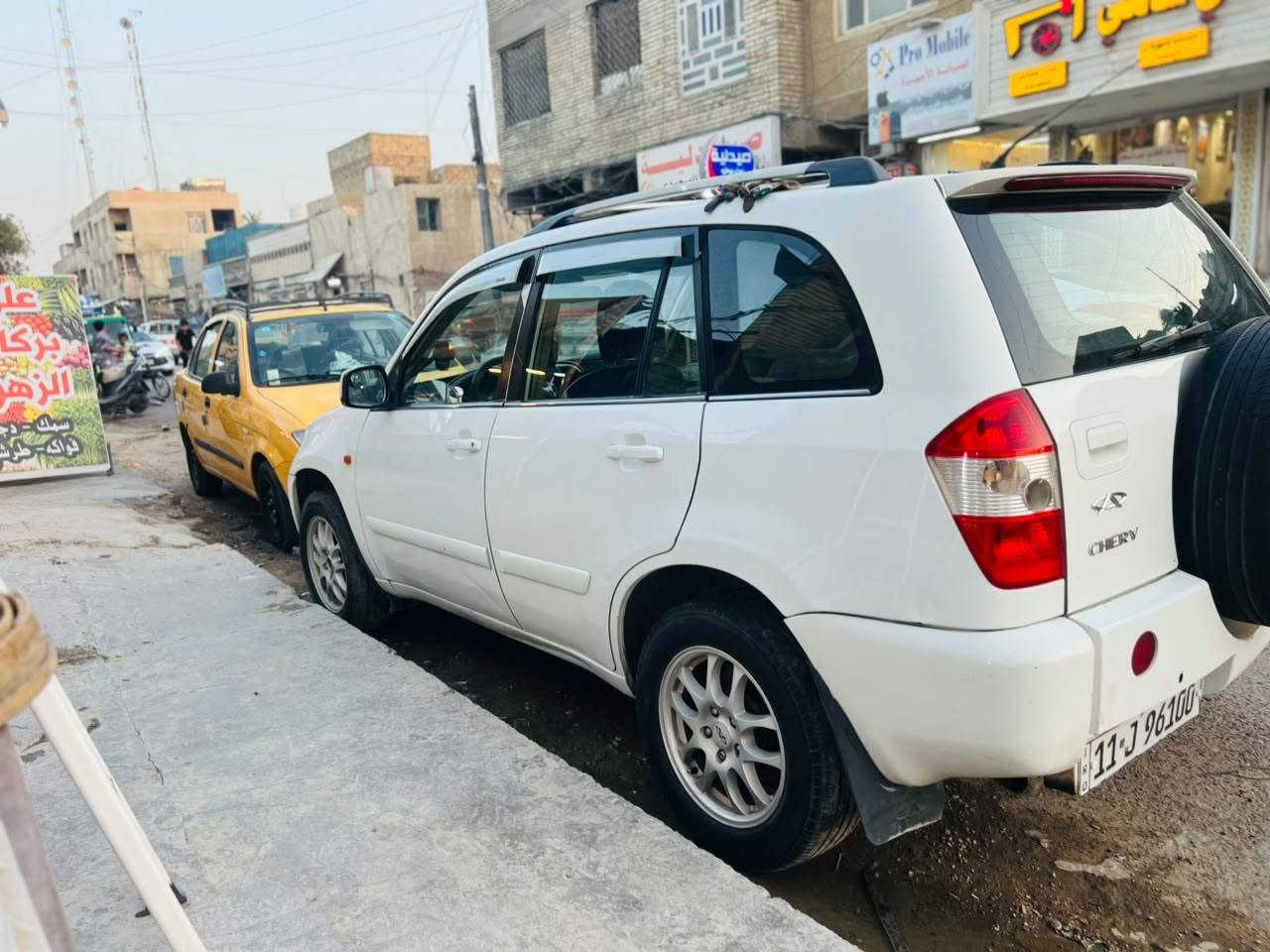 السلام عليكم
تيكو ٢٠١١ رقم بغداد للبيع 
سيارة بدون صبغ ..فول مواصفات كير محرك كفالة 
صدر امامي خلفي كفالة 
كير ميكانيكي تبريد شغال 
كهربائيات بدون نقص 
سيارة با اسمي سنويه جديدة 
هزه جديدة رقم انكليزي 
للاستفسار ***********
