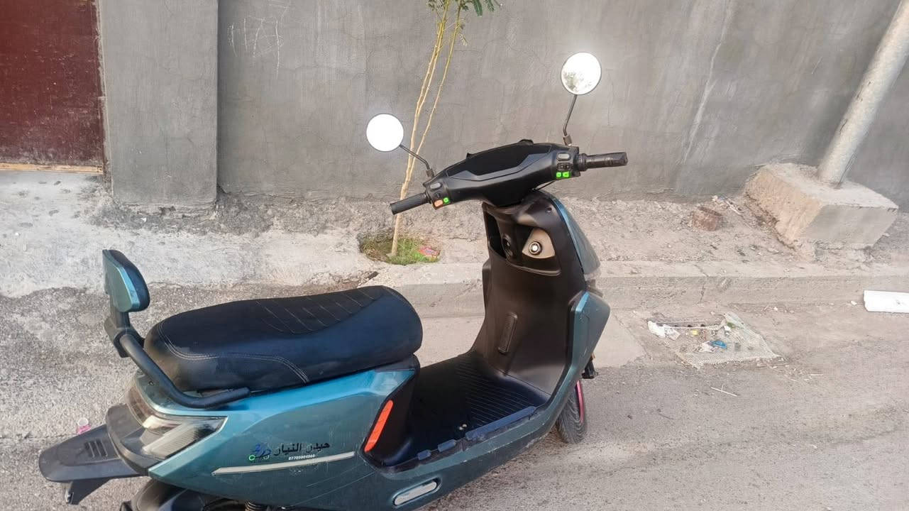 السلام عليكم دراجه شحن للبيع اخت الجديده فول مواصفات موديل 26 جاهزه مابيه اي نقص لطاريت الكبار  6 على فحص خير  من الله لايت عالي وناصي هورن نشرات اشاير شلعه ومعدل السعر 430 وبيه مجال الرقم *********** المكان بغداد
