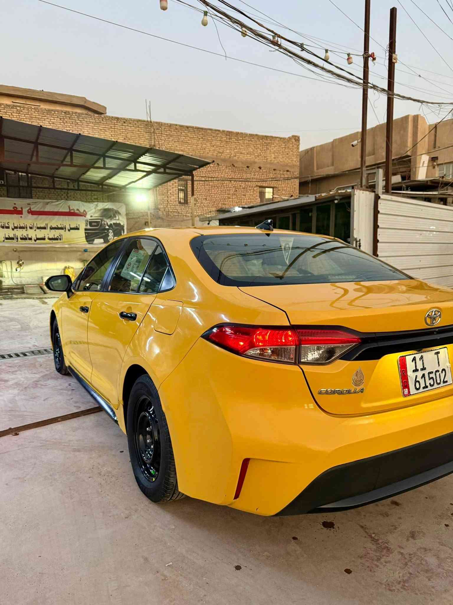 السلام عليكم كورلا 21 وارد امريكي محرك 1800 المرغوب Le حادثها موضح بلصور سياره جاهزه للاخير ماتصرف عليها كلشي ماشيه 82 فقط  مواصفات معروفه تحكمات وشاشه وكامره سايد بريك بصمه هزه جديده ورقم جديد وبسمي تحويل ثاني يوم السعر 137 والشراي يدلل مكاني بغداد سريع حي العامل *********** وبي واتساب وخادم للطيبين .
