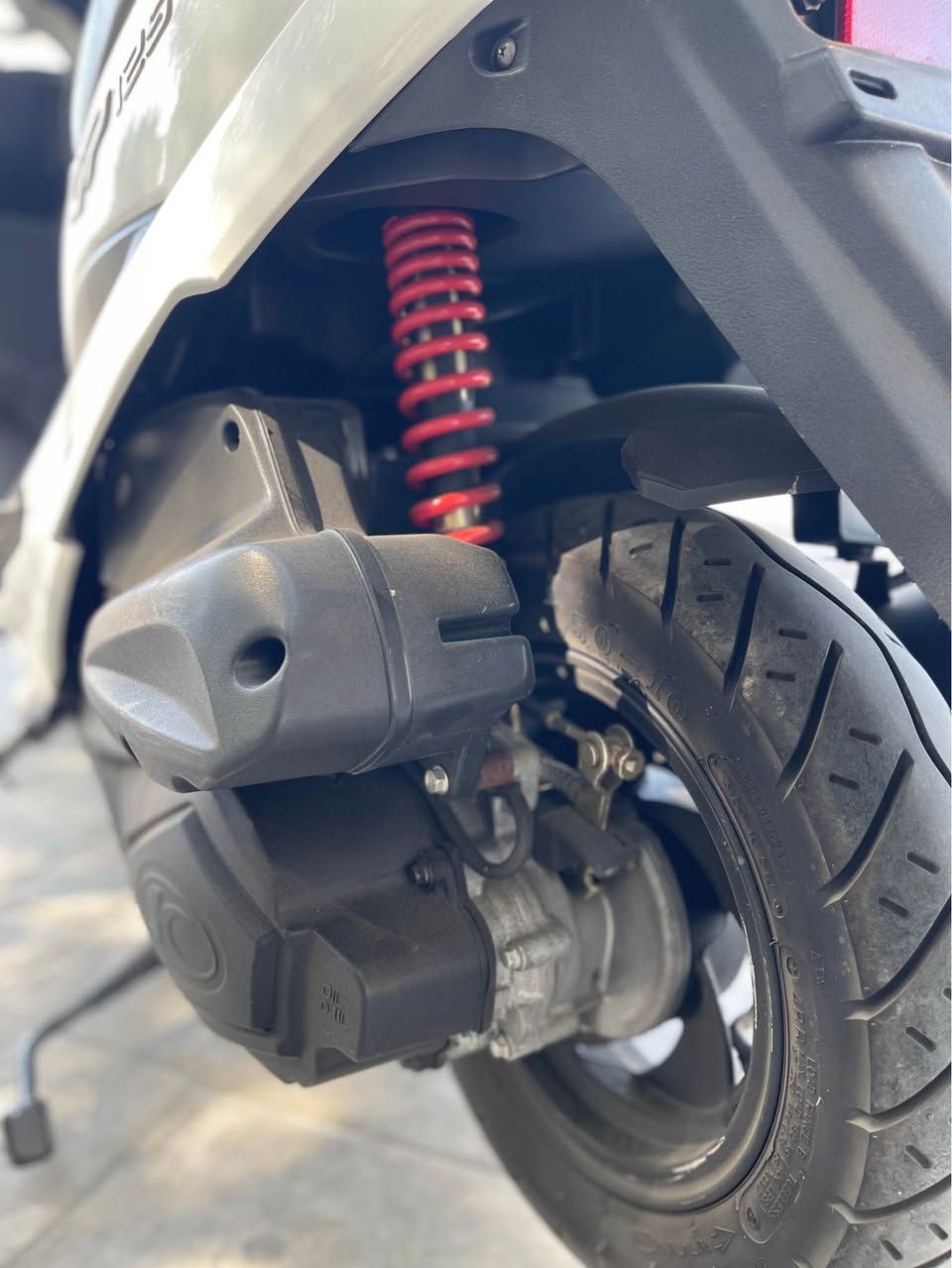 Cymco GP125
كامكو وارد يابان 🎌🇯🇵🀄️ 
مكينه 125cc
عداد 2000 زيرو الفين ماشيه 
مكفوله من الزلغ ولشخط 
نضافه 100‎%‎ 
مكان الدراجه /بغداد الكاظميه 
*********** St Andrew, Surrey
