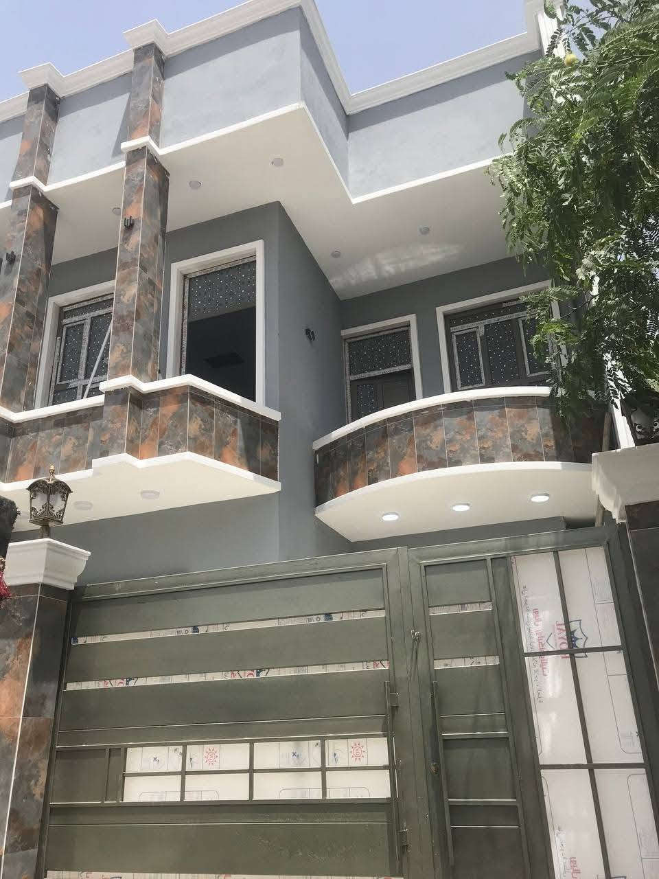 🏡 دار للبيع 🔥🔥
📐 مساحة الدار :  150 ( 7,5*20) 
🧾جنس الدار : زراعي قرار 25 
💥 سنة البناء : 2025

✅ يتكون الدار  من طابقين 
1️⃣ أستقبال ، صالة ، مطبخ ، غرفتي نوم ، صحيات ، گراج  
2️⃣ غرفتي نوم، صالة ، صحيات 

مواصفات البناء : الأساس رفت ، الطابق الاول محزم سيراميك 120سم ، سيراميك درجة ممتازة ، الأبواب pvc السراي التركي درجة اولى 

💥 الدار يصلح للسكن والأستثمار / مؤجر ب 400

📍 الموقع/ بهرز ـ حي القادسية ـ قرب اسواق صباح الدليمي 

📞 للأستفسار / ***********

