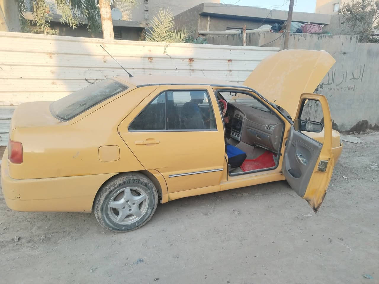 السلام عليكم سياره شيري للبيع محرك بلادي كير بلادي مكفولات تبريد ثلج ماناقصه شي كبل لشارع السعر ٢٥ وبيها مجال حك الجيه مكان السياره ابو غريب الشهداء  الاستفسار الاتصال ***********
