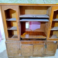 معرض خشب عدد 2 للبيع بسعر مناسب 50 الف