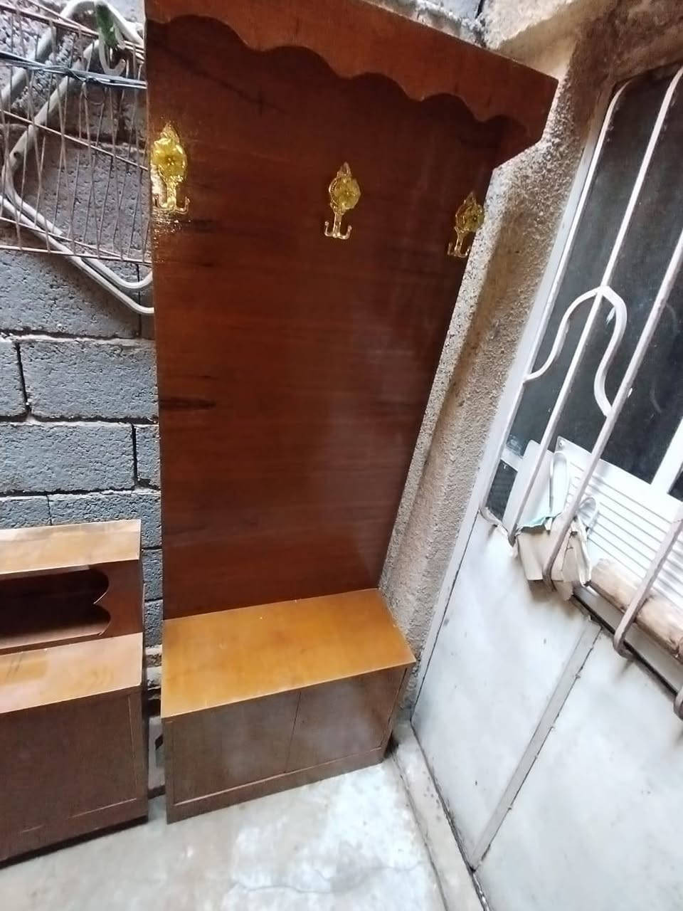 سلام عليكم غرفه للبيع مستعجل عليهه 
 الغرفه كامله مع ملحقاتها كما موضحه بالصور للمراسله واتساب *********** السعر 700وبيهه مجال للشراي
