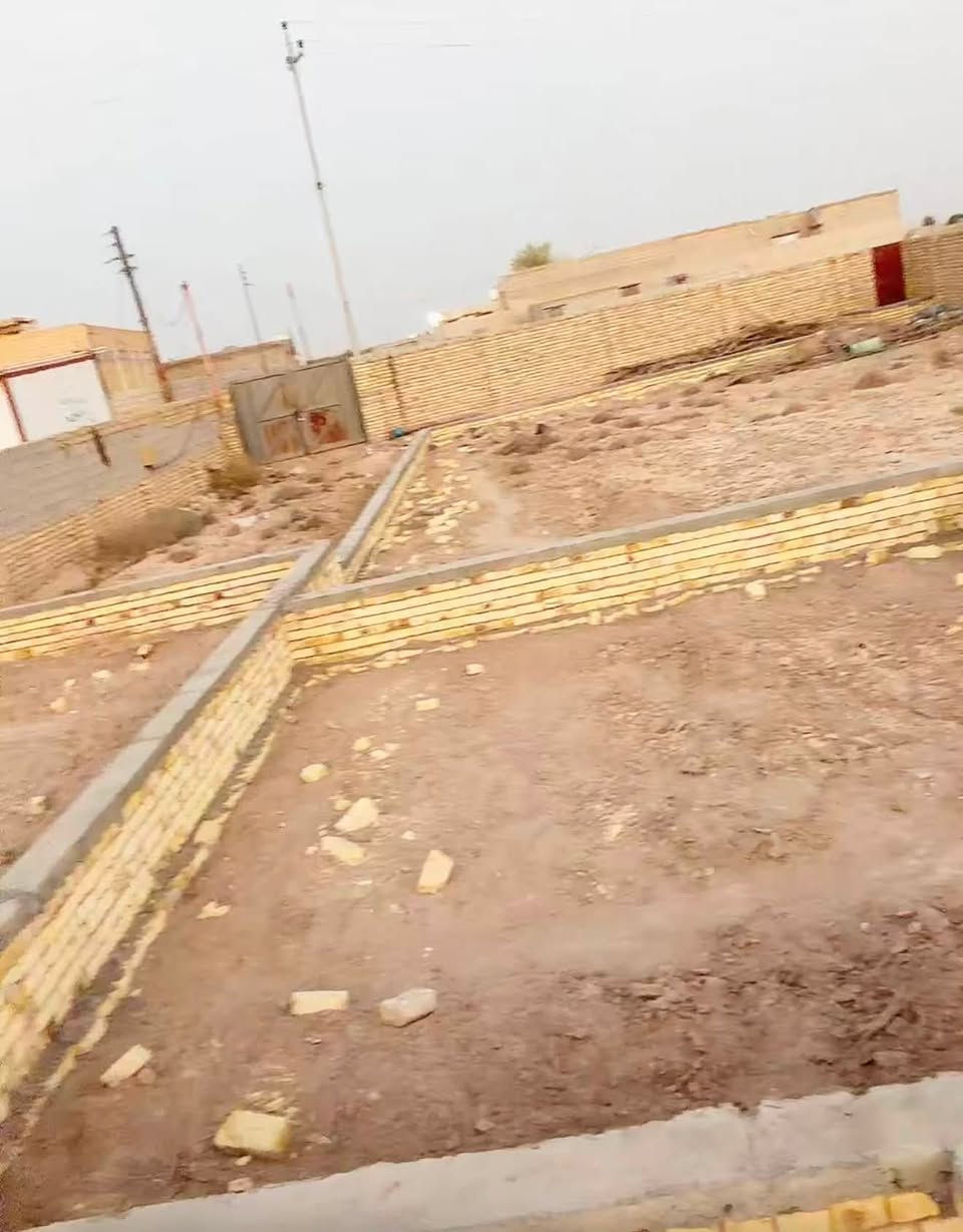 سلام عليكم قطعة زراعي للبيع مساحتها ٥٧٠ متر واجهه ٢٠ والنزال ٣٠ بتلو ٢٥٠ متر مسيجه القطعه كلها وبيها باب العنوان
السبل الثانيه بنزلت المدرسه وتنزل ليجوه بيع مستعجل سعر ٢٨
وبيها مجال للستفسار ***********
