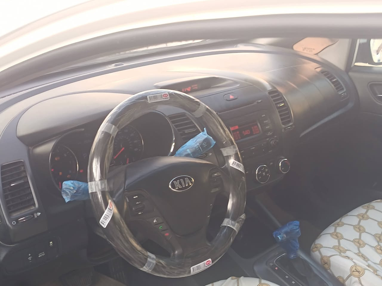 السلام عليكم سياره فورتي 16 بيه 4 قطع بدون دواخل سياره جاهزه حداديه كير محرك تبريد ساره حلوه أحله من الصوره عنون نجف سعر 73 رقم ***********
