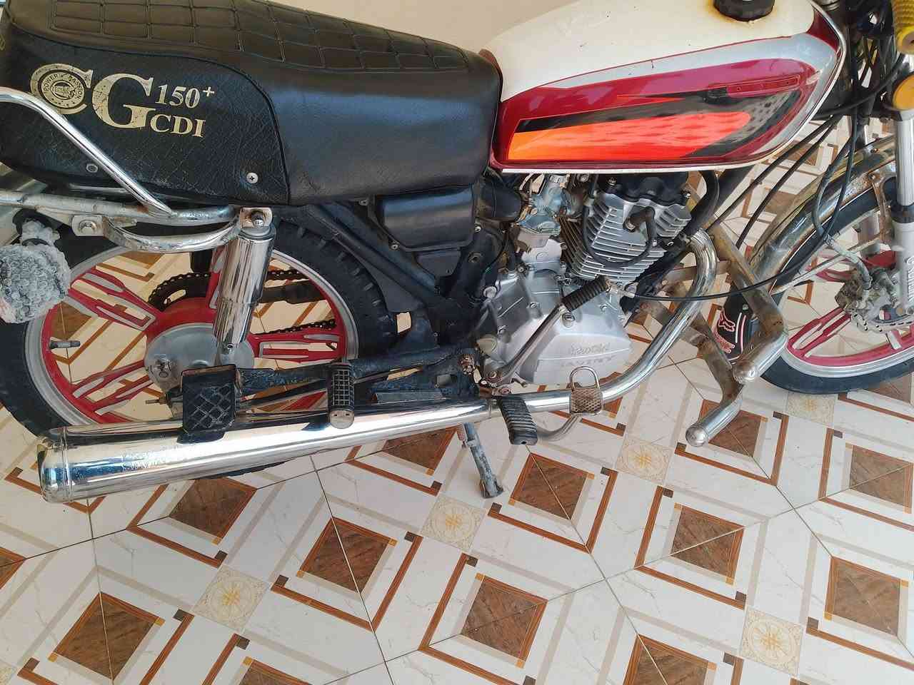 دراجه سيفان موديل 20 للبيع اوراق صولي اي نقص ما بيه *********** لنتصال عل رقم🏍️
