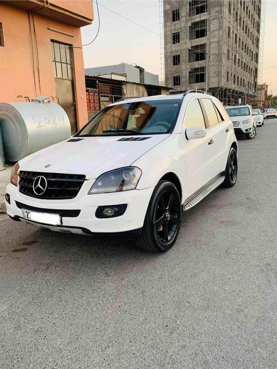 سلام عليكم 
لبيع او مراوس 
مارسدس ML350 
سيارة نضيفه جدا 
فول مواصفات 
بيه صبغ قطعتين 
مكفوله من حادث 
محرك 350 مثل مال غواصة يعني مرغوب 
محرك كير اكسل حدادة صدر كله مكفول 
رقم اربيل 
الاتصال هذه رقمي واتساب 
*********** أربيل, العراق
