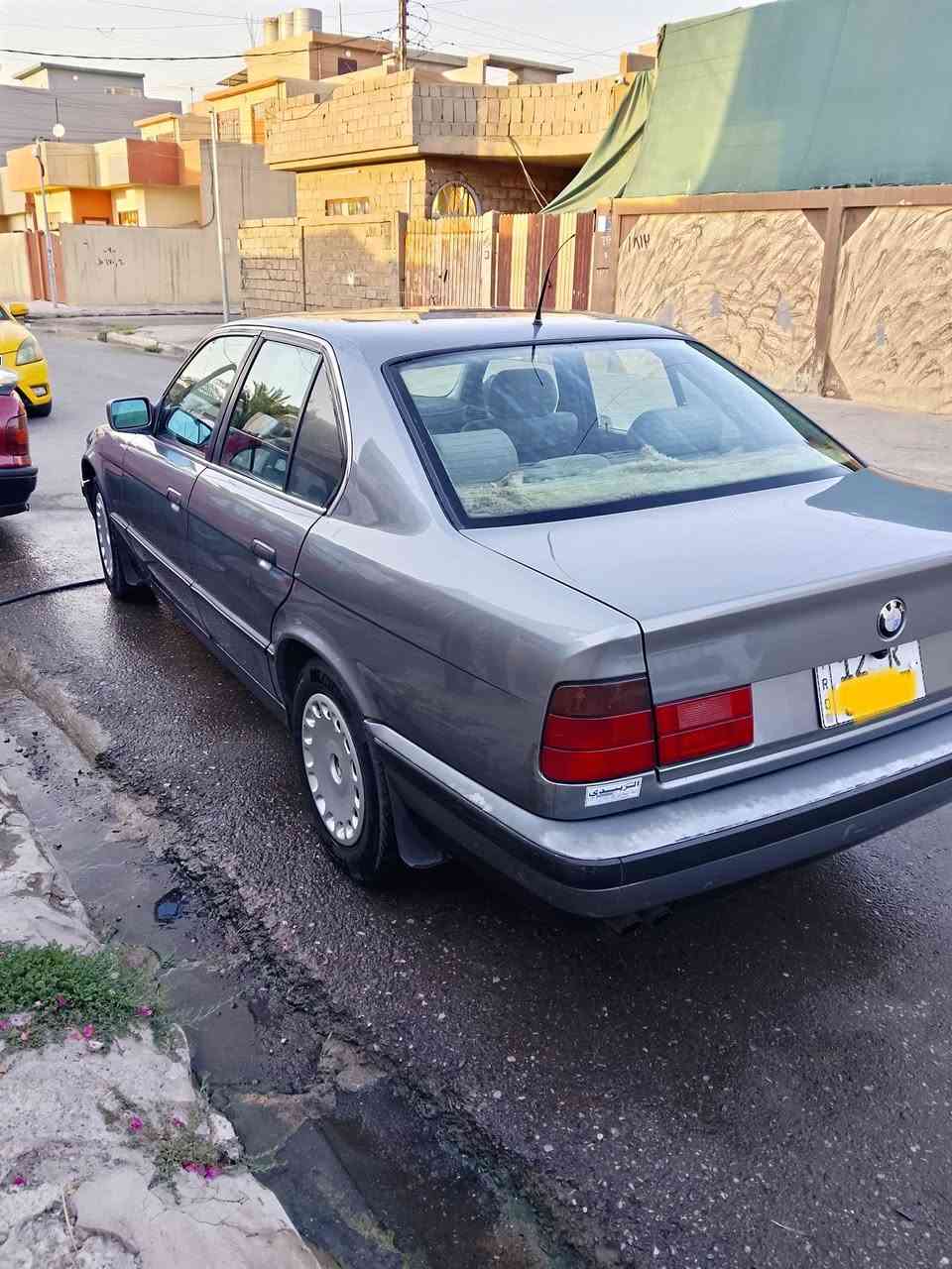 السلام عليكم بي أم دبليو 525 مسكر عدل كير عادي  كير والمحرك مكفول تبريد ثلج فول فول نظيفة كلش السيارة رقم نينوى دولي بأسمي تحويل ثاني يوم السيارة بدون تكحيل بدون صبغ عام فقط ربع جاملغ تعديل بدون دواخل ماشية 189kmحقيقي مكان السيارة موصل السعر 75$ اتصال على الرقم ***********
