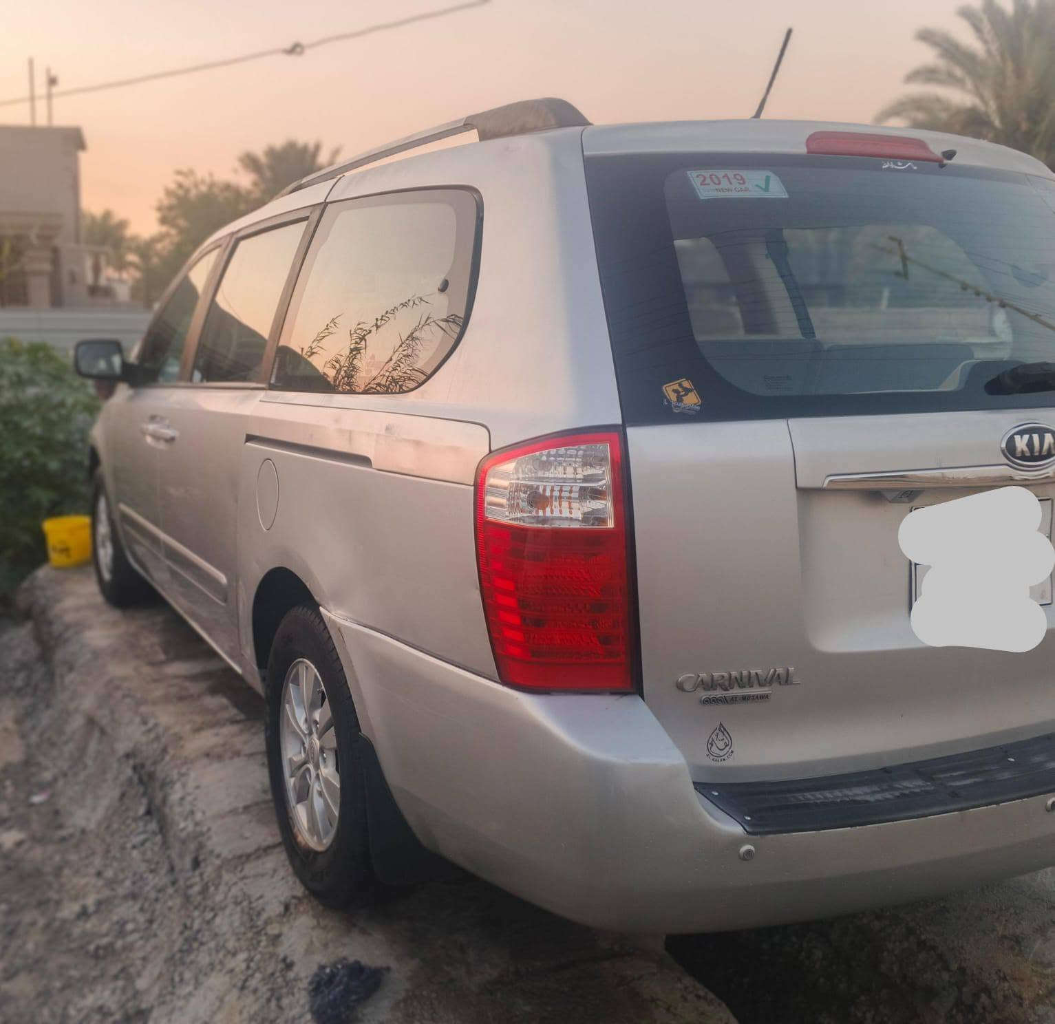 سلام عليكم ادوات كصه جنطه كيا كرنفال وارد خليجي ٧راكب  بانزين ٦سلندر سياره جديدة ابواب كهربائية صندوق كهربائي شاشه DVD بالدشبول وبالسقف كامره دواره بالمرايا ويل كب ١٧ متومه طبق الأصل حاسبه بس بيع بدون مراوس السعر ٤٨ مكان بابل ***********
