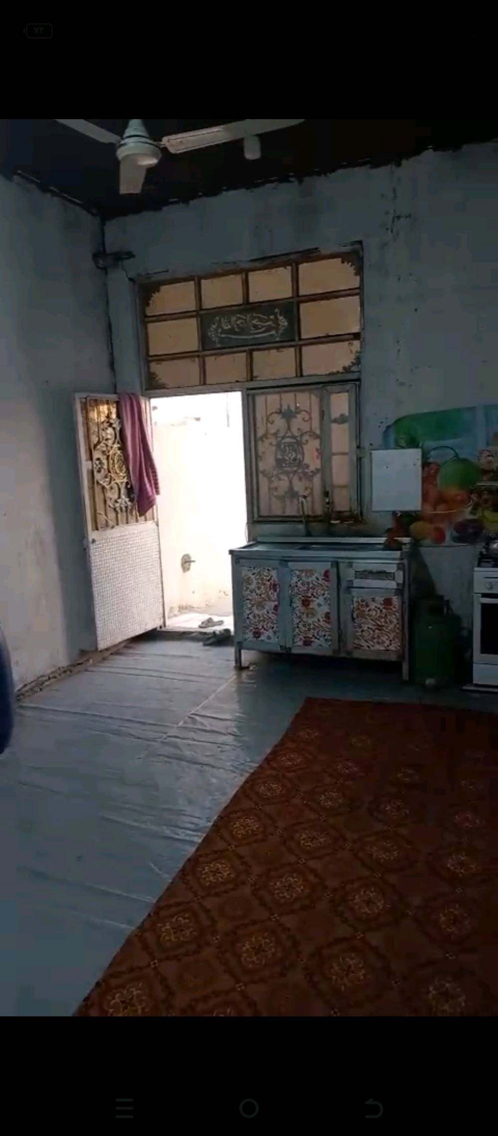 سلام عليكم دار البيع مساحه 350م زراعي العنوان زبير دواجل شارع الكبه ذهبيه البيت يتكون من 3غرف 2صالات ديوان حمامات داخل وخارج 
وكراج وقطعت ارض وي البيت سعر 47بي مجال 
استفسار ع رقم ***********