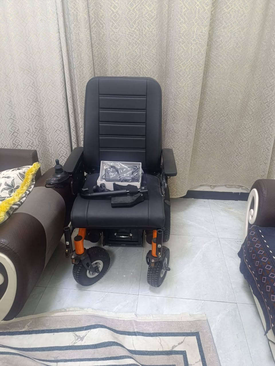 سلام عليكم عربانه كهربائيه استعمال شهر واحد اخت الجديده سعر 600 للتواصل خاص او علرقم ***********
