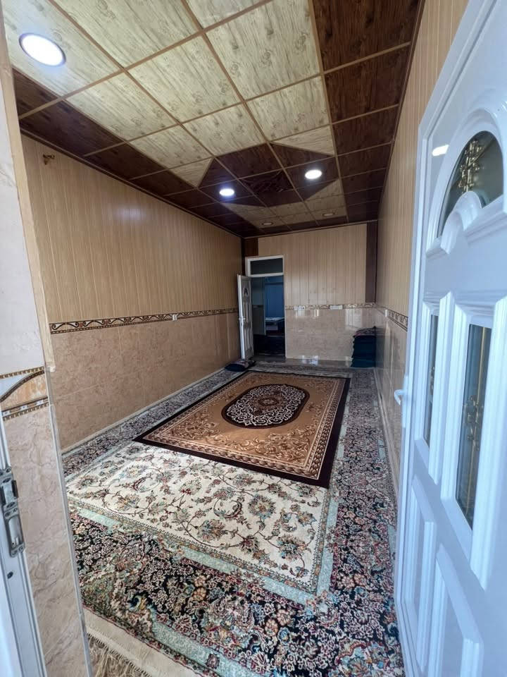 بەناوی خودای گەورە و میهرەبان

🔸خانوو بۆ فرۆشتن

📍لە قەزای ڕزگاری - گەڕەکی سەنگاویەکان نزیک مزگەوتی حاجی فەیم

📏ڕووبەر : ١٢٠ مەتر

🧭ڕووی : خۆرئاوا

📑 پێکدێت لە :- حەوشەیەکی فراوان + میوان + مەتبەخ + هۆڵ + دوو ژوری نوستن 

📮 تێبینی : ئەم خانووە ئەکەوێتە گەڕەکی سەنگاویەکان نزیک مزگەوتی حاجی فەیم پێکهاتووە لە دوو نهۆم 

نرخی ئەم موڵکە ( ١٥٠ ) گەڵا و مەعامەلەیە 

🔸 #عربی:-
✅#بیت للبیع:- عنوان - قضاء رزگاري / سنگاویەکان
✅#مساحە:- ١٢٠ متر  ✅#الاتجاهات:- غرب

🔹للاستفسار يرجي الاتصال بالارقام التالية :- 
................................
• بۆ زانیاری زیاتر پەیوەندی بکەن 📲
( *********** )
( *********** )
_________________________________________

تۆی بەڕێزیش گەر خاوەنی موڵکێکیت دەتەوێت بیفرۆشیت یان بە کرێی بدەیت پەیوەندیمان پێوە بکەن
#سمود_ڕزگاری_ئاوباریک_شاکەل_ژاڵە_نەورۆز_کەلار_کەلارکۆن_لیواکە_ئاوارەکان_شەهیدان_خانوو_عقارات_دروازة
