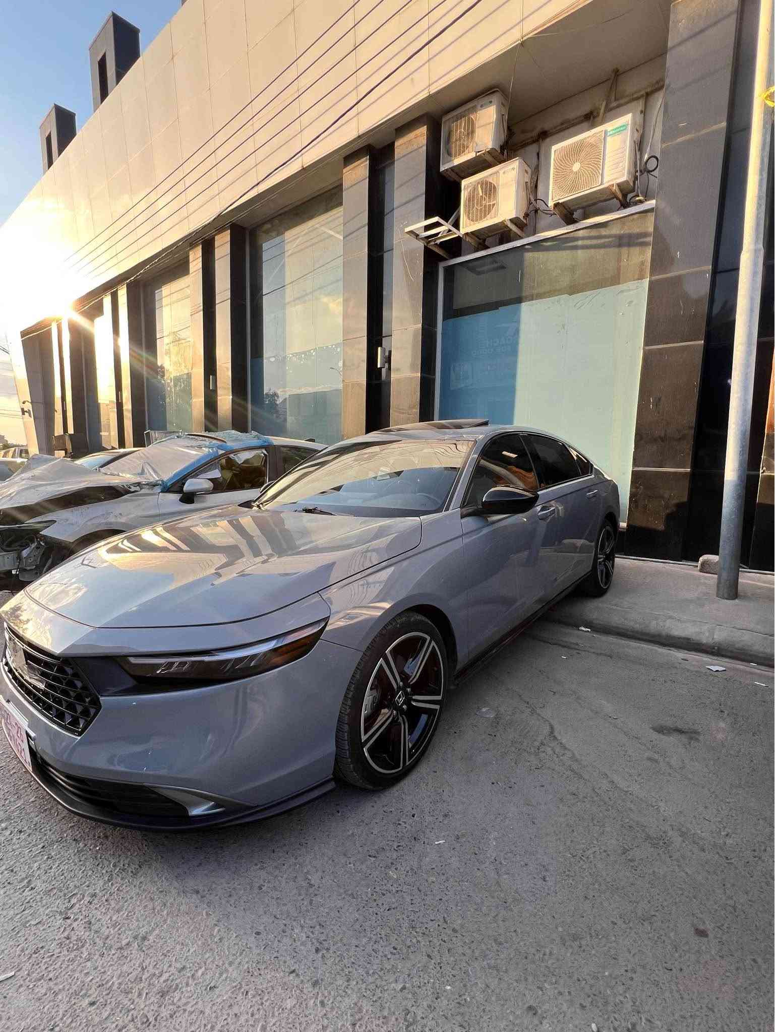 Honda accord hybrid exl  2024

       حجم المحرك : 2000  هايبرد

ضرر السياره : شبر بولند مع شبر جملوغ و دوكمه صبخ
        
حالة اليرباك : ستيرن وبرده
المسافه المقطوعه : 80الف ميل

#مواصفات
• مكينه 2000
• شاشة كبيرة
.كوشن هيتر وخزن.
•فتحه
• كاميرا خلفية 3 انظمة
• كرسي كهرباء  
• رادار امامي
• مانع تصادم
• محدد مسار 
• تصحيح مسار
• شفتات بالستيرن
• مثبت سرعة
• مانع انزلاق
• دخول ذكي 
• إنارة ترحيبية
• هاندبريك كهرباء
•لايت عدسات زينون
• نظام اوتو لايت Auto
• لايت العالي زنون 
• حساسات مطر 
• حساسات دخول الإنفاق
• حساسات ضغط هواء الإطارات
• أوامر صوتية
• 3 أنظمة قيادة (eco, ev, sport)
• بلوتوث
• مدخل USB + AUX 

السعر : 170 وبيه مجال قليل

تفاصيل اكثر هذا رقمي ☎️
*********** 
مكاني دهوك دهوك, العراق

نص مكتوب في الصور:
- بۆ سه خیركرنا هه مي جوريْن تړه مبيلا
- Hshyar ***********
- Nibar ***********
- بۆ شيترينا ب متمه بوبا
- هه مي هشيار ديسكي