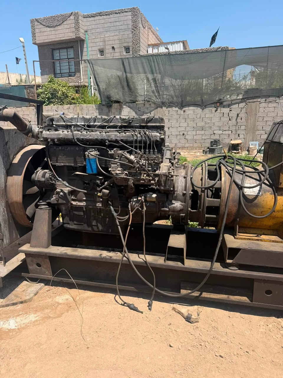 السلام عليكم ورحمة الله وبركاته
مولده سكانيا 144 شغاله بس بيه بخار راس توليد مالته 400 KVA
مولد اسكانيا بومه  124كامل مكمل بيه بخار قليل راس توليد 300k.V.A
للاتصال ***********

