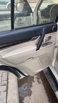 باجيرو حبتور 2010فول مواصفات السعر 115للاستفسار ع هذا الرقم 0772548686...