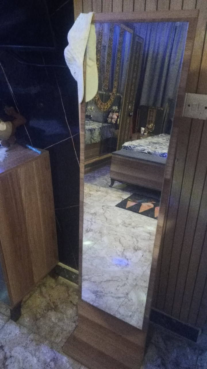 ســـــــــــــــلام عـــــــــــليكم غرفه تركيه 6قطع جديده زلغ واحد مابيه ***********
