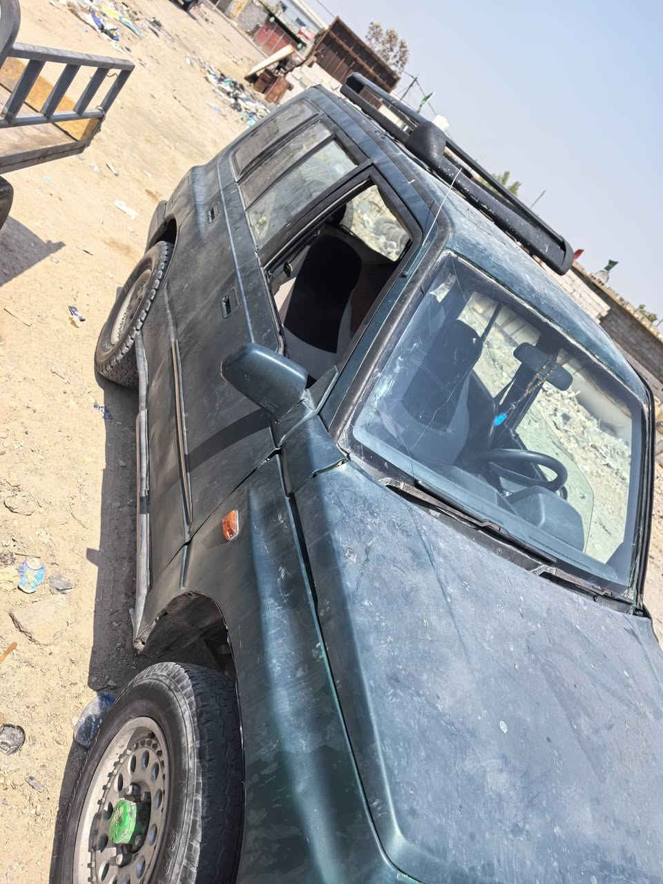 السلام عليكم ساسوكي مديل 1995 رقم بصره راعيها بلديوانيه سياره معمرها مال جناي بس بيها بعد نواقص  محرك هسه شاده  ابلادي فور ويل شغال  باتري جديد صدر امامي خلفي ملاحضه السياره عليها غرامات 300 ابيعها هيه وغراماتها  السعر 15 ورقه  مكان السياره بصره  ***********
