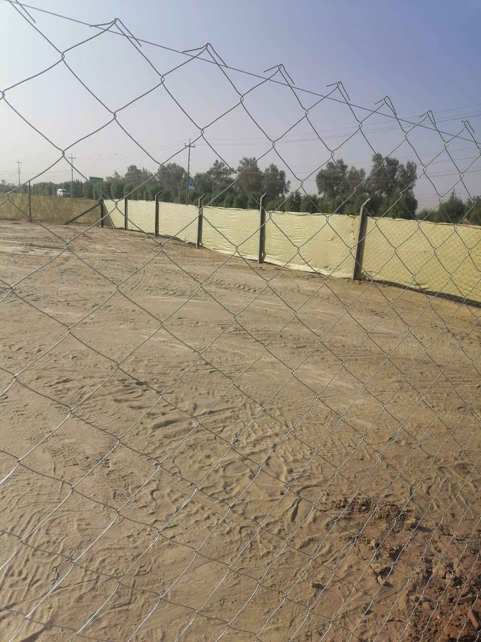 ارض زراعية للبيع عله طريق السنيه الدوانيه جهت الزوار وجهيته ١٨ متر والضهر ٢٠ متر مسيجه وجاهز ع الشارع العام مباشر طابو زرعي ٢٥ سند  ***********
