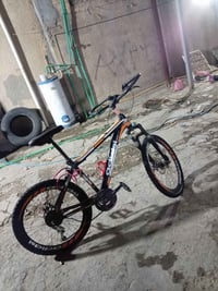 بايسكل للبيع حجم ٢٦  سعره ١٠٠ قفل العنوان بغداد حي اور 077828118872