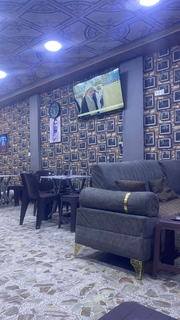 السلام عليكم كوفي للبيع وبسعر مناسب 

جاهزة ومرتبة 

تحتوي على ميوزة العدد٦ دومنة وورق

سبالت كنتوري ٢ ابو ٣ طن 

شاشات ٣ 

كامرات 

مجمدة وعارضة مشاريب 

العنوان قرب كنيسة مريم العذراء

وهذه رقمي
***********
