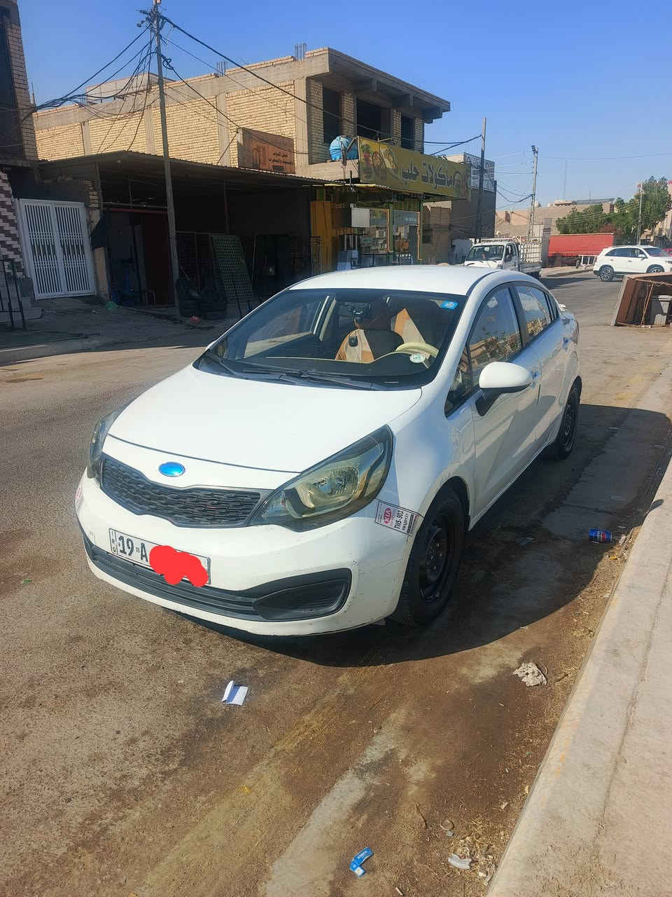 السلام عليكم 
سيارة ريو 2014 خليجية. قطرتين محرك 1600 بيها باب وجاملغ الامامي مبدل اصلي  بدون دواخل وقطعتين صبغ سعرها 77 وبيها مجال. السيارة بأسمي  مداور ثاني يوم، رقم كربلاء مكاني كربلاء سيد الأوصياء 

***********
