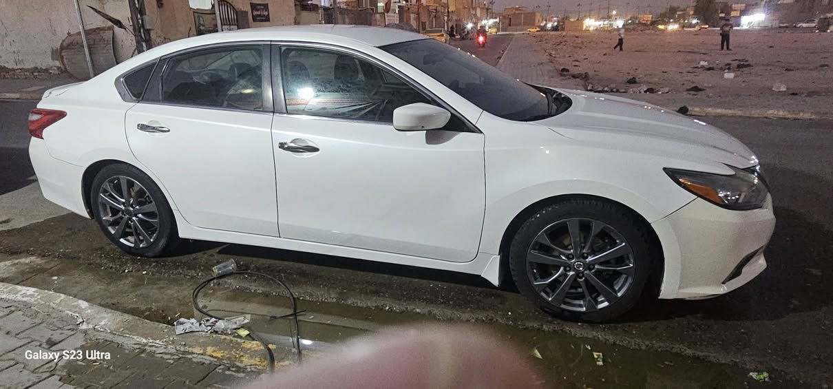 سلام عليكم نيسان التيما فئه SR ٢٠١٨
ماشيه ٦٨ الف ميل 
بصمه 
كشنات كهربائيه
كشنات تدفئه
محرك 2500 اربعه سلندر سياره جاهزه رقم بغداد بسمي موجوده بديوانيه السعر ١٢٠ وبيهه مجال الاتصال ***********
