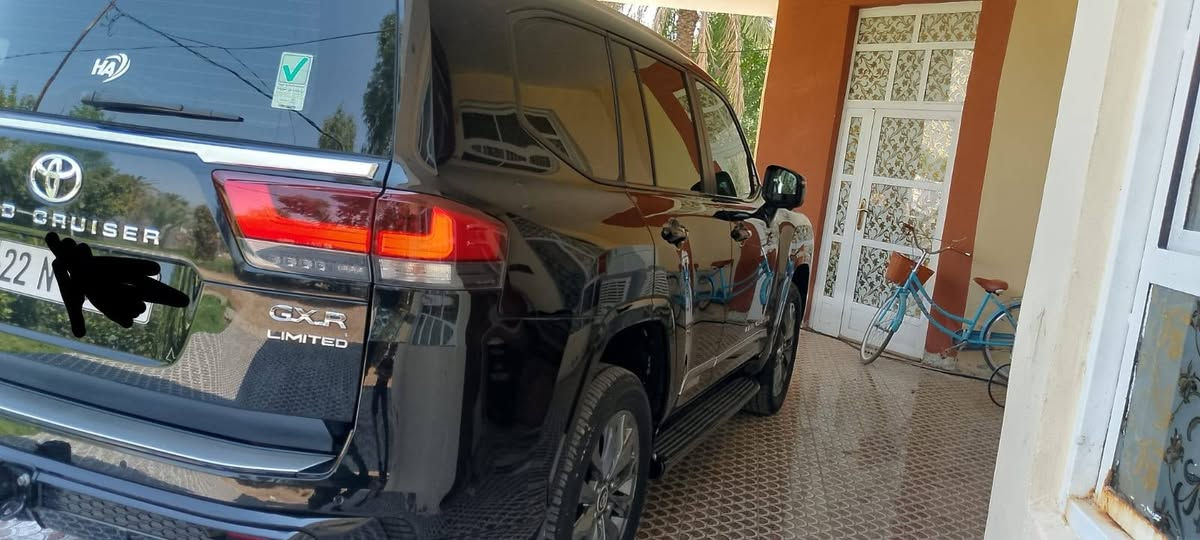 ملاحظه اني مكلف بلنشر السلام عليكم للبيع لاندكروزموديل 2023 تكمه وسنويه ساز باب اول  رقم اربيل بسمي مكفول كفالة عامه من صبغ وتبديل وفتح
جديدة معنى كلمة 
فول موصفات 1/1 
بصمه تشغيل 
بصمه أبواب لمس 
تشغيل عن بعد 
فتحه سلايت
كشنات ثنين كهرباء 
كشنات جلد 
زراكات 
مري شفط 
مطفايه حريق 
خمس كامرات 360 درجه 
8ايرباك 
سبعه راكب 
ثلاث قطع تبريد 
محرك 6v/4000
حساس امامي 
حساس الامامي 
سبير منازل 
وباقي موصفات ساز معروفه 
ماشيه33 الف  حقيقي 
سعر (625)
الاستفسار اتصل على الرقم ***********
مكان السيارة بابل ملاحظه اني مكلف بلنشر
