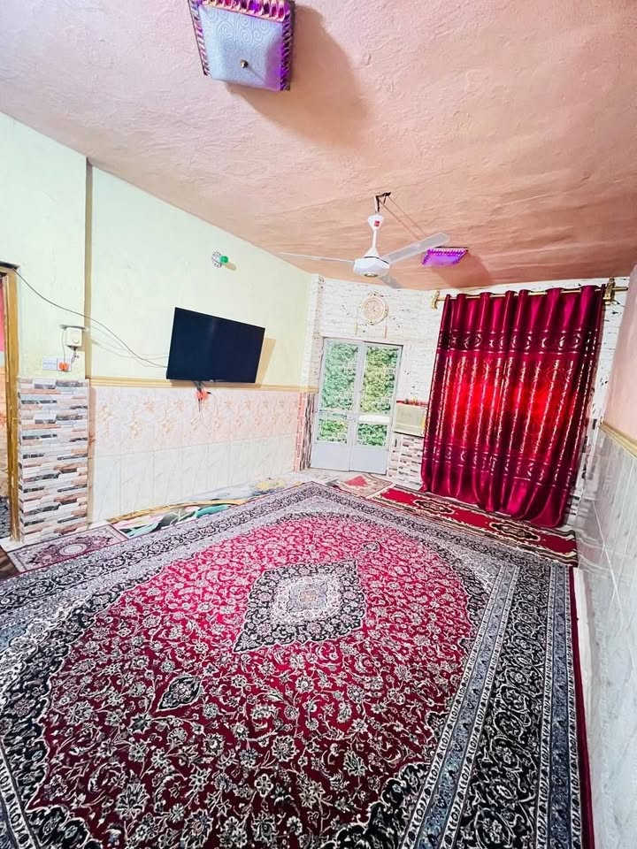 بيت طابقين للبيع
المساحة ١٠٠ متر زراعي
٣ غرف نوم + استقبال + حمامين + صالتين + ترك
العنوان : بغداد - الشعب - حي الكوثر ( الزراعية)
قرب ساحة علاء نجف
السعر ٩٠ و بيه مجال
رقم الهاتف ***********
