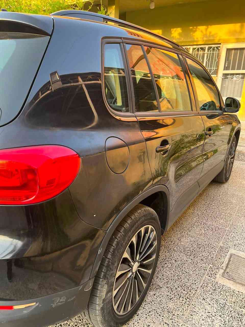Volkswagen tiguan 2017
فولكسواكن تيكوان موديل 2017
مەکینە 20 تۆربۆ
فول مواصفات بس سلايد نية
كوشن جلد - كوشن هيتر - سوكان فوليوم - تحديد سرعة - بصمة - كامرة - carplay - دبل اكسل - بريك بصمة 
گێر مەکینە بەشەرت 
واشەری قەپاغی مەچینەی گۆراوە
132 هەزار کيلومتر رۆیشتیە
یەک چاملخی پشتەوە بۆیاغە بێ ژۆرێ بێ ایرباگ
سعر 110 وەرەقە و مجال 
***********
