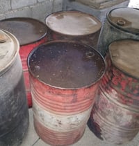 براميل حديد • ٦ براميل