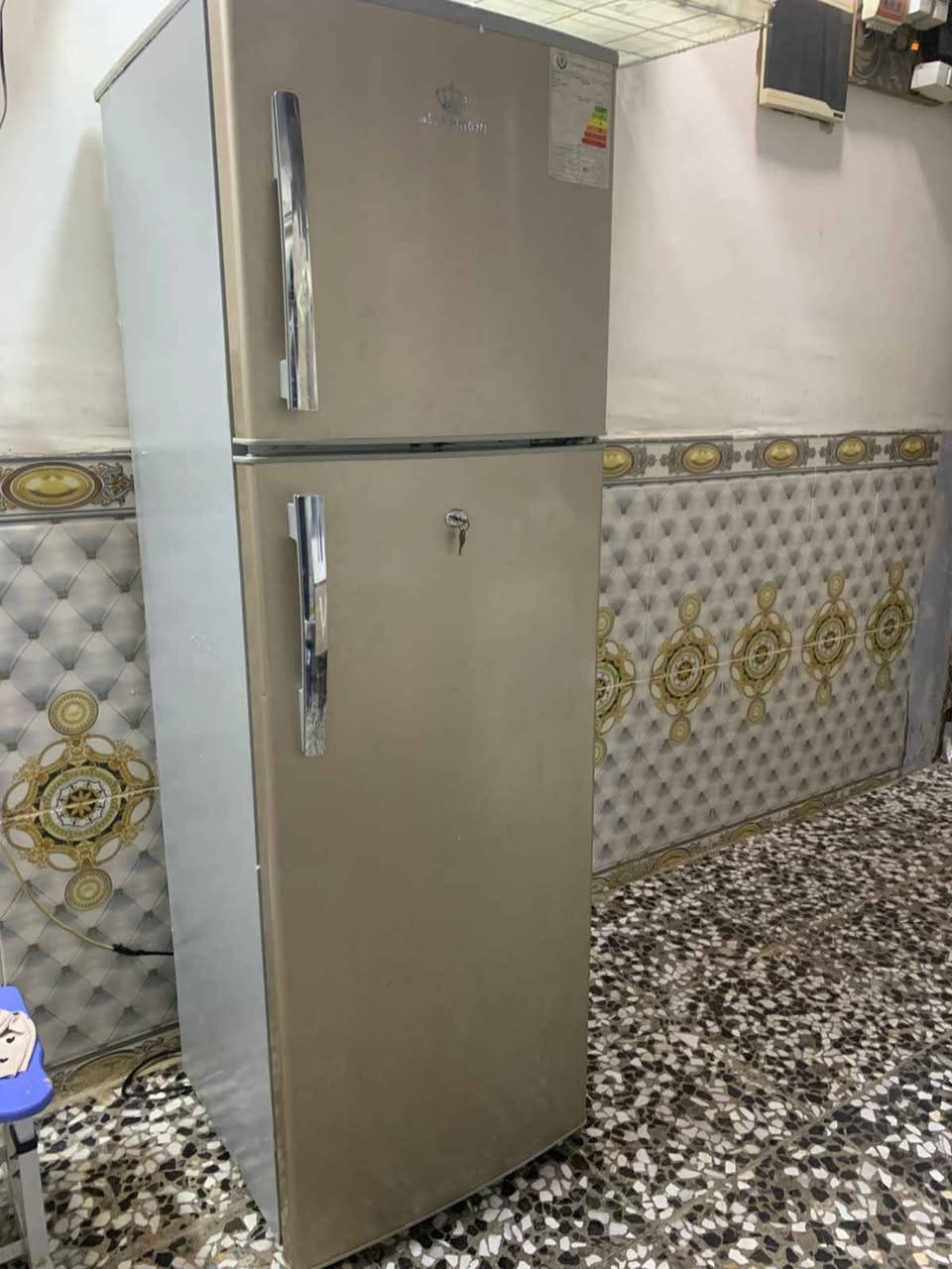 ثلاجه مال بيت نضيفه ماداخله تصليح ٢٠٠ و بيها مجال
*********** النجف, العراق
