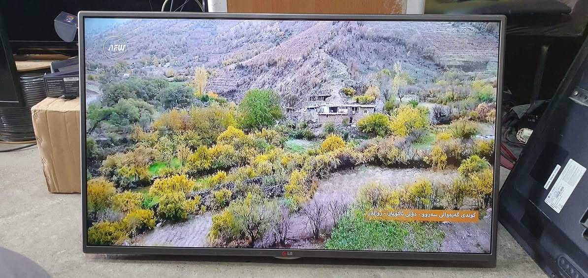 تەلەڤیزۆنی LG قەبارە 42 سمارت نیە مۆدێل LB_2015
نرخی 110000 خاوێنە لە هەولێرە لۆ داواکردن پەیوەندی
بکەن بە واتساپ و ڤایبەر *********** أربيل, العراق

نص مكتوب في الصور:
- OLAM
- NEW