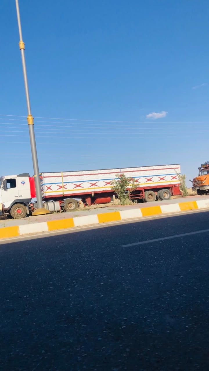 للبيع عربانه طول 12و30دناكير صيني 14تواير كلهن جدد سعر///60////***********
