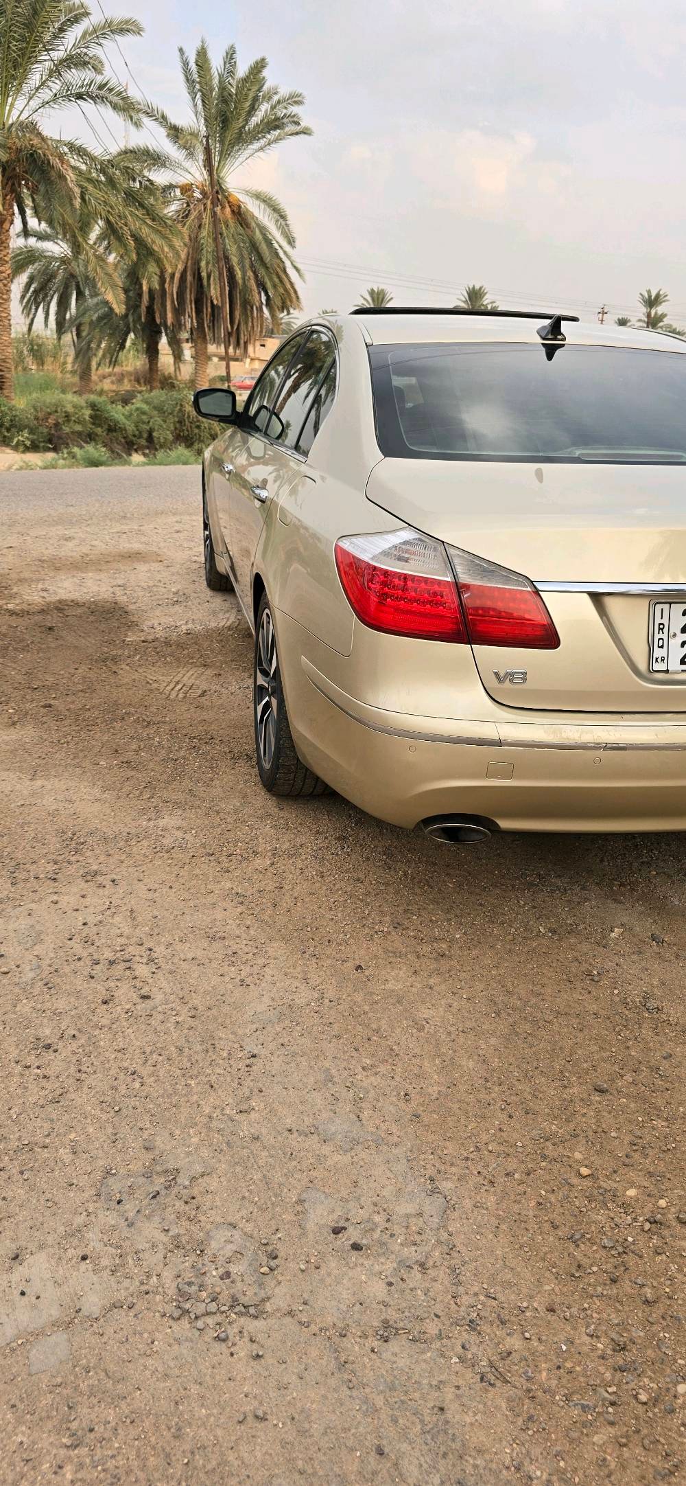 جنسس • ٢٠١١ • ٤٦٠٠ V8
