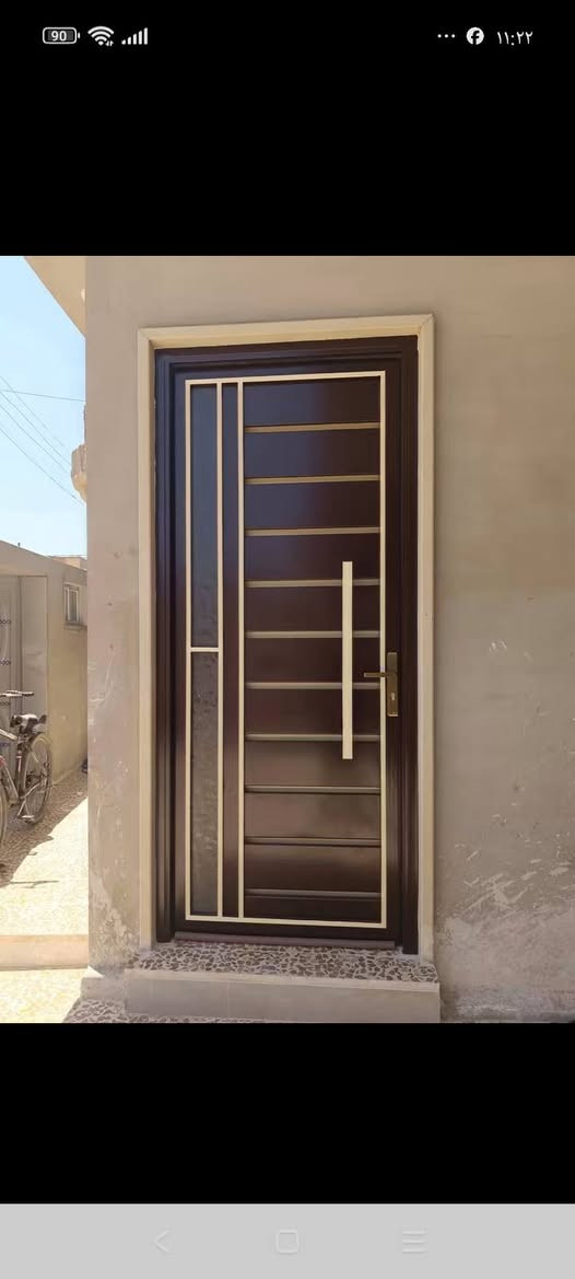السلام عليكم  شغل بيبان وشبابيك درجة أولة وشرط حديد من هاذ الثغيل  وسعارنة منسبة. مكان قلعة سكر..  *********** وتس..

نص مكتوب في الصور:
- إرسال رسالة...