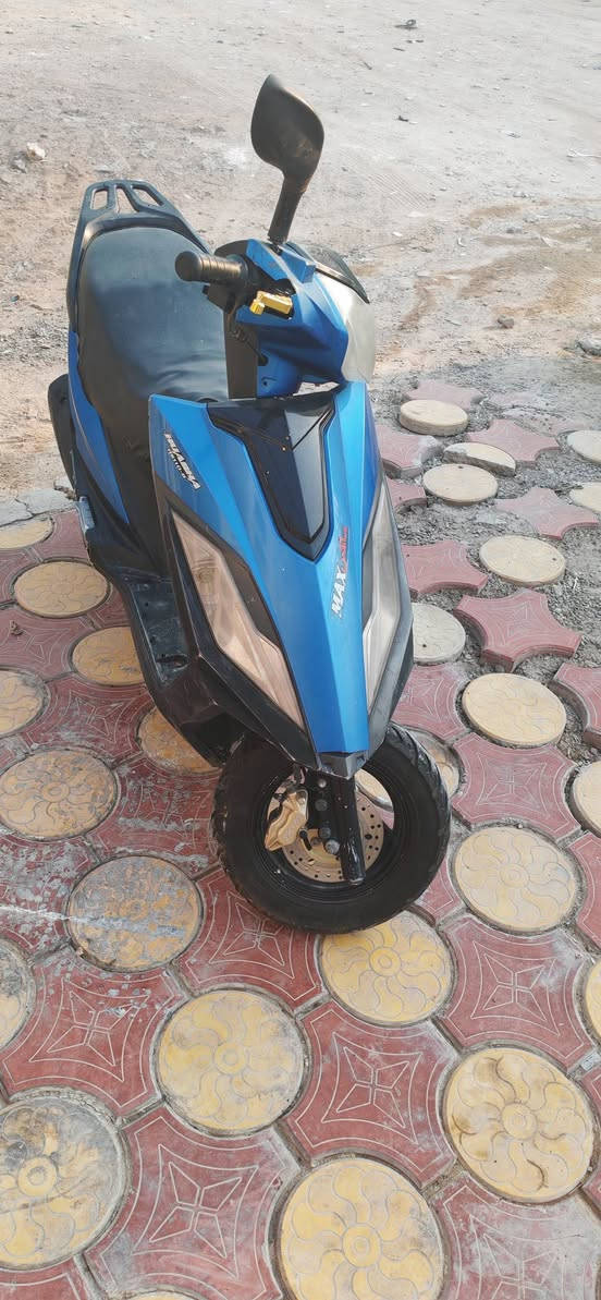 للبيع دراجه صيني 🇨🇳
بيها يدات بريك رياضي
وجك رياضي
والدراجه نكره سلف
شلعه ومعدل فول 
السعر 300 وبيه مجال
رقم الهاتف *********** واتساب
