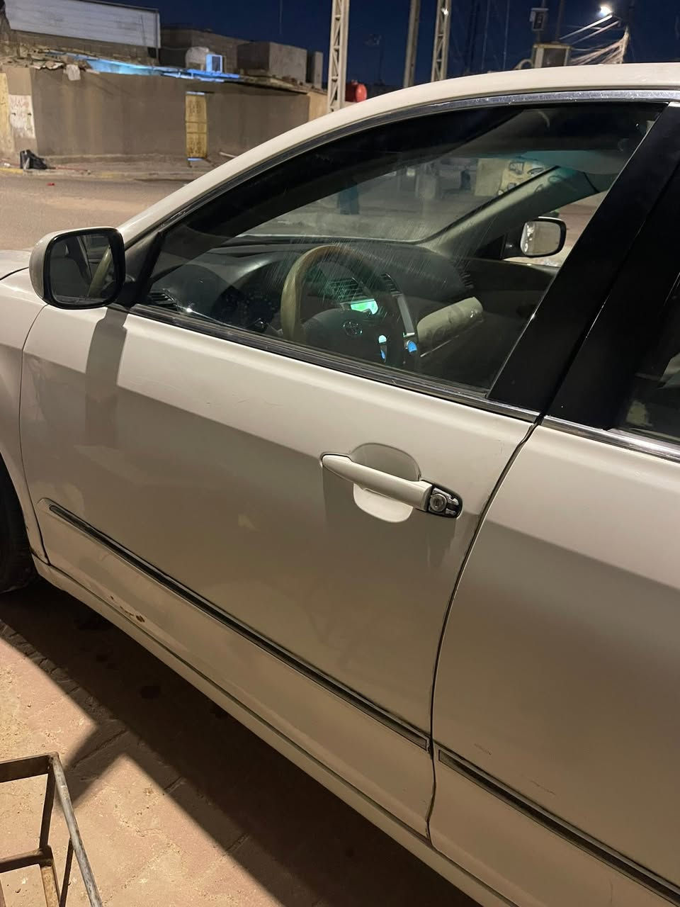 كامري ٢٠٠٨ خليجي ابيضّ بيها بعض التلحضات على البدي التبريد ينرادلها كبس صونده وغاز
السعر ٦٨ ورقه وبيها مجال الشراي يدلل يتصل 

***********
