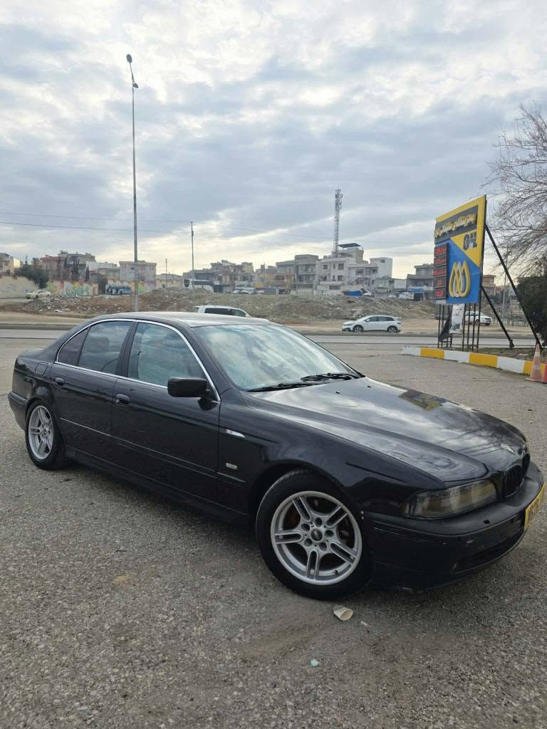 بي إم دبليو 523 • موديل ٢٠٠٠ • شبابيك كهرباء