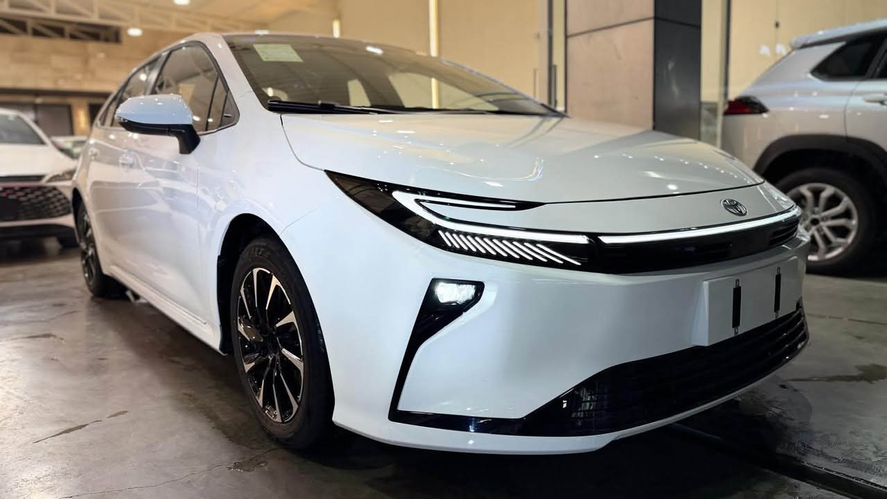 🚘 Toyota Corolla 2026 | Hybrid

مهما يتغير شكلها وتختلف الأجيال… الكورولا تبقى رقم واحد بالاعتمادية 🔥
وهسه Corolla 2026 Hybrid وصلت يم شركة طريق الجوهرة بمواصفات مرتبة وسعر مميز.

✨ أبرز المواصفات:
☑ موديل 2026 هايبرد
☑فتحة سقف
LED نهاري ☑
☑ عدسات زينون
☑ ويل كروم قياس 16
☑ إشارات بالمرايا
☑ دخول ذكي
☑ شاشة وسطية كبيرة
☑ إنارة داخلية
☑ تحكمات ستيرن
☑ أوامر صوتية
☑ Auto Hold
☑ سايد بريك كهربائي
☑ بصمة تشغيل
☑ كرسي كهربائي
☑ قطعتا تكييف خلفية
☑ ملحقات السيارة كاملة
☑ LED خلفي متصل
☑ حساسات خلفية
☑ كاميرا خلفية

💰 السعر: 000000 دينار فقط
🔥 صافي بدون دلالية

📍 بغداد معارض البياع الشارع الثالث
📞 للاستفسار ***********
*********** 
‏***********

#Toyota #Corolla
